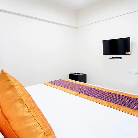 Asian Suites Tulsi Aura Наві-Мумбаї Екстер'єр фото
