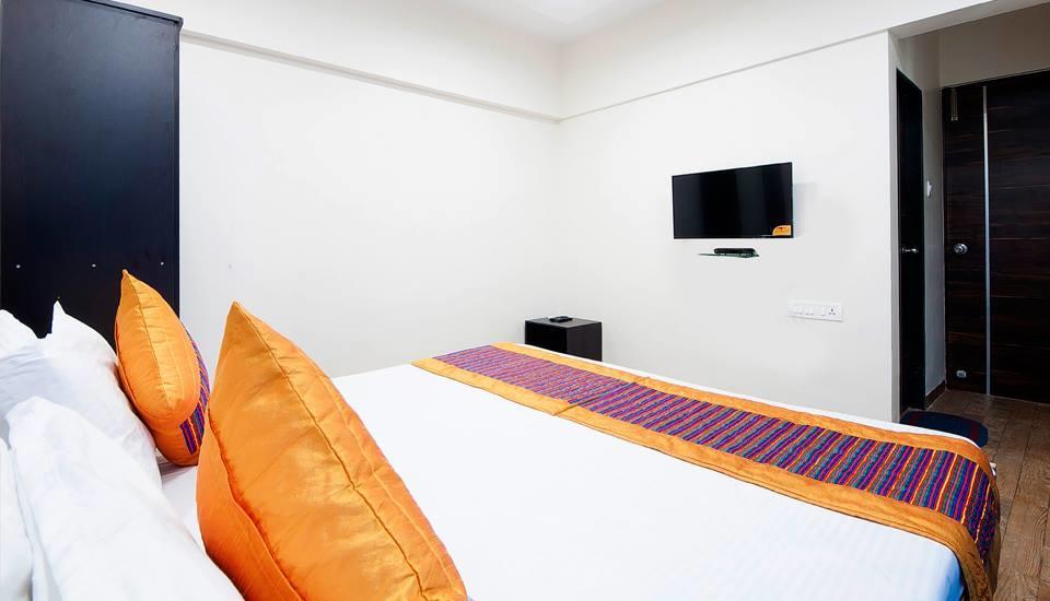 Asian Suites Tulsi Aura Наві-Мумбаї Екстер'єр фото